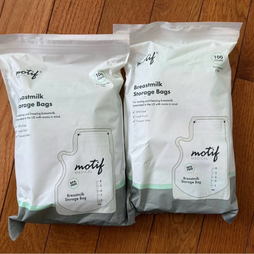 Motif Breastmilk Storage Bags - White and Gray